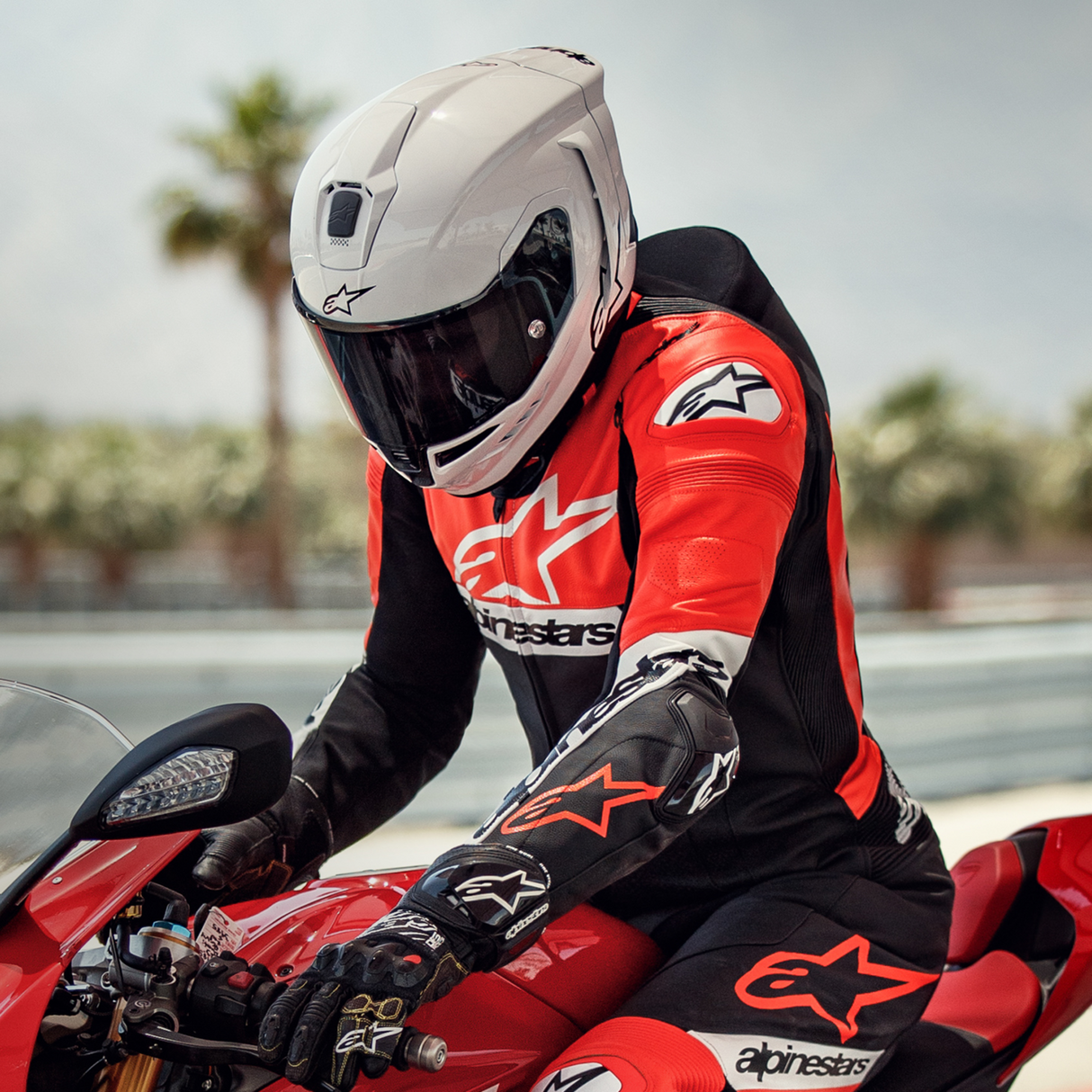 Supertech R10 Helmet