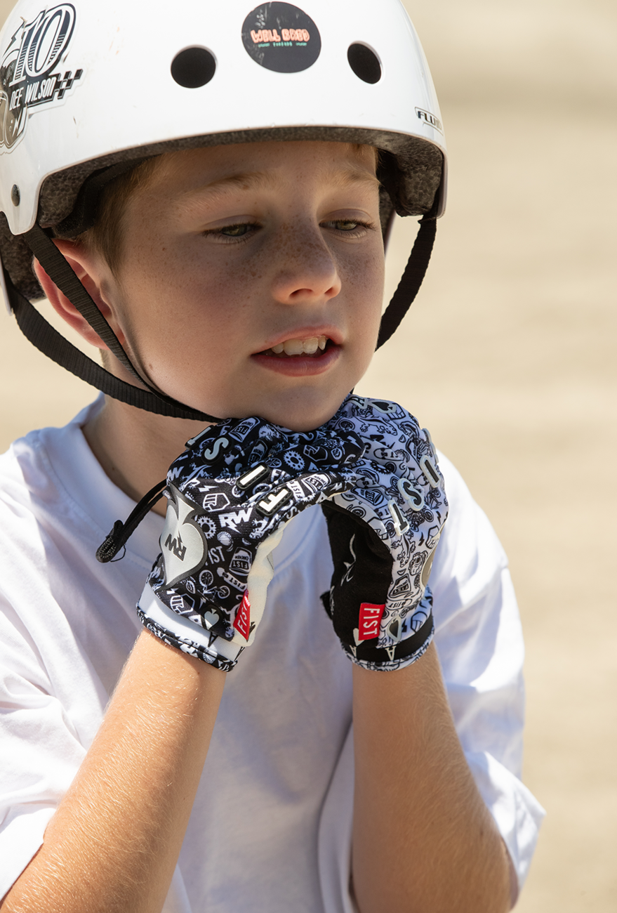 Lil Fists Strapped R-Willy Ace Gloves (Ages 2-8)