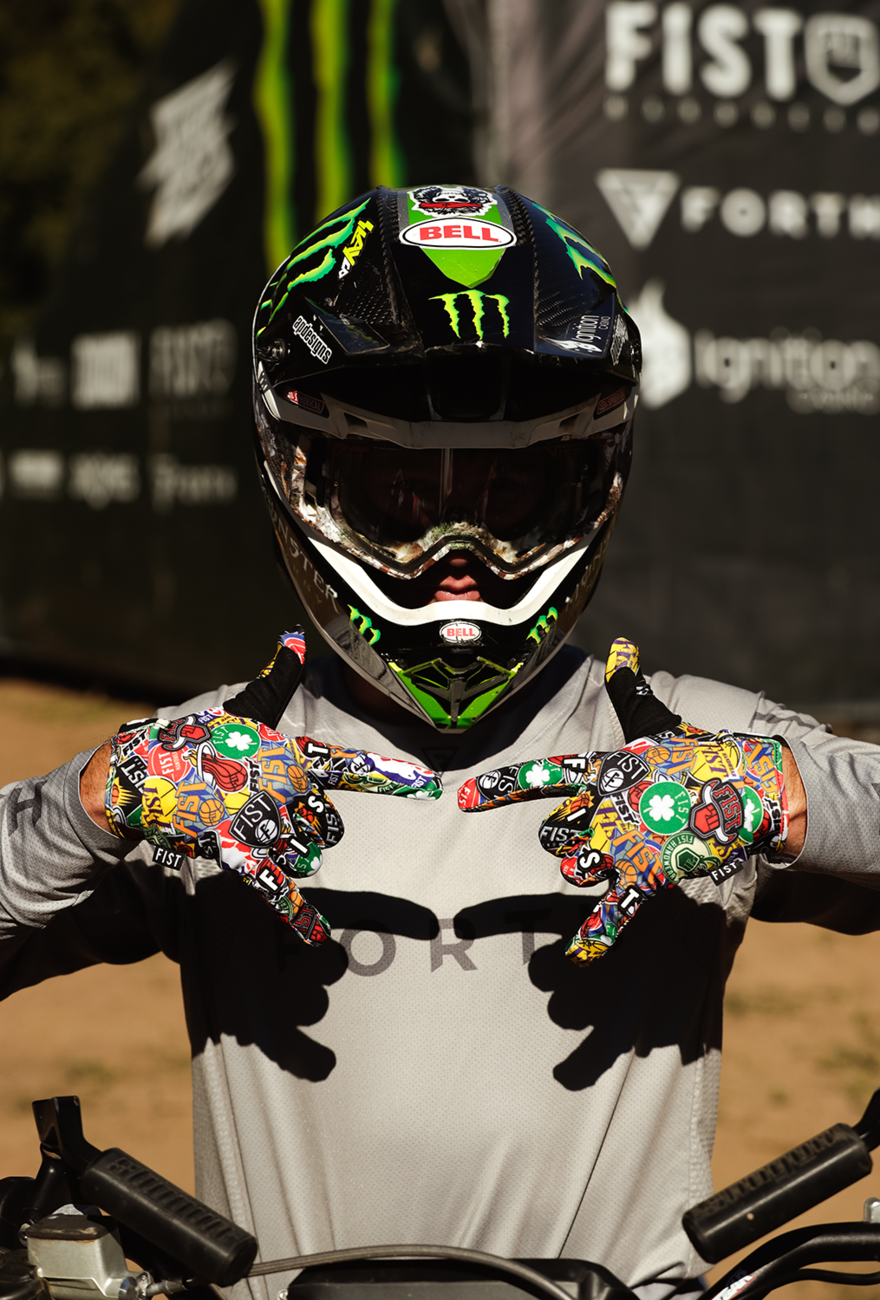 Strapped Hard Court Gloves