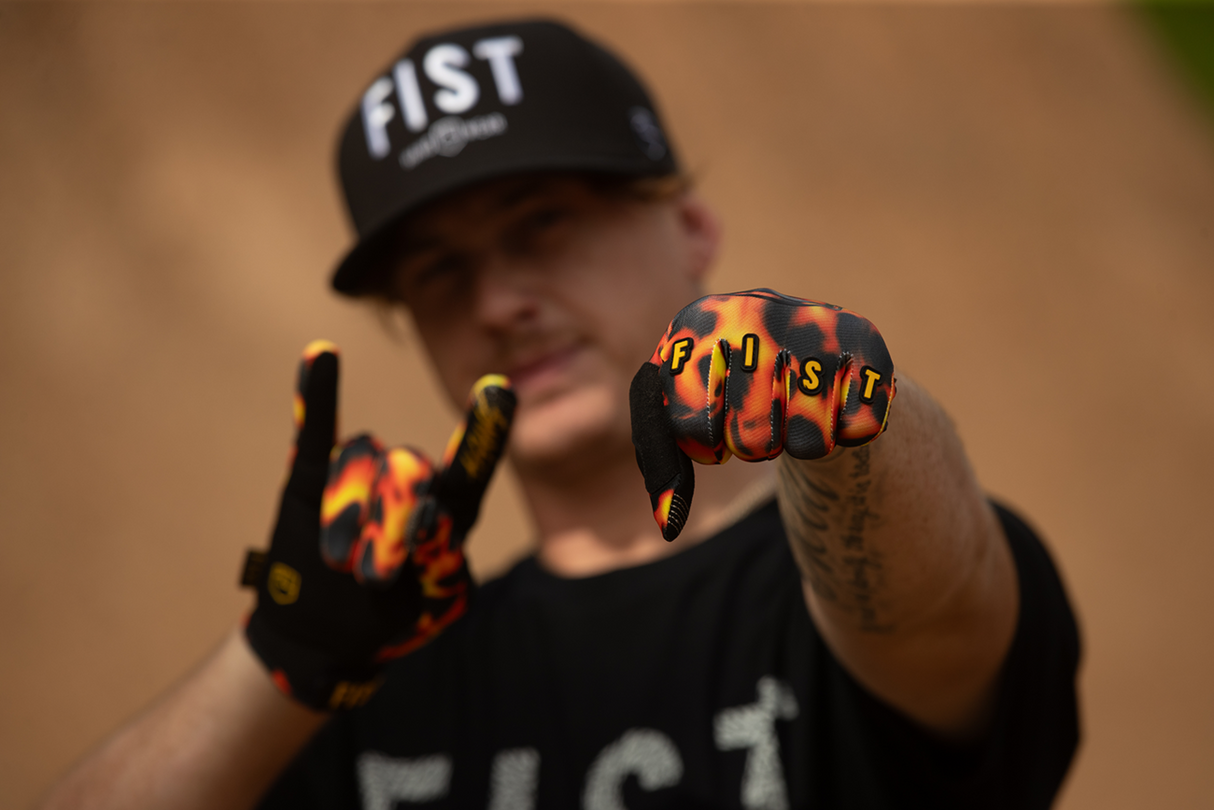 Strapped Stocker Tortoise Gloves
