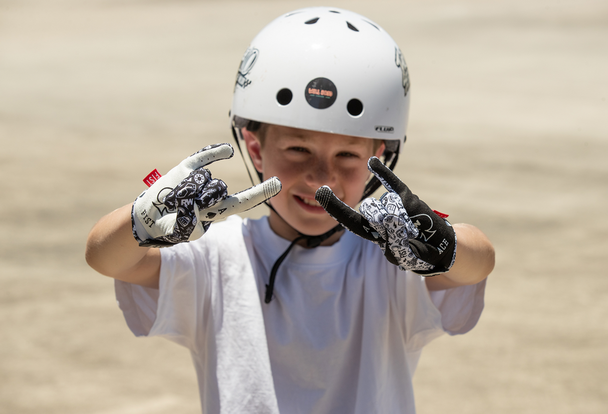 Lil Fists Strapped R-Willy Ace Gloves (Ages 2-8)