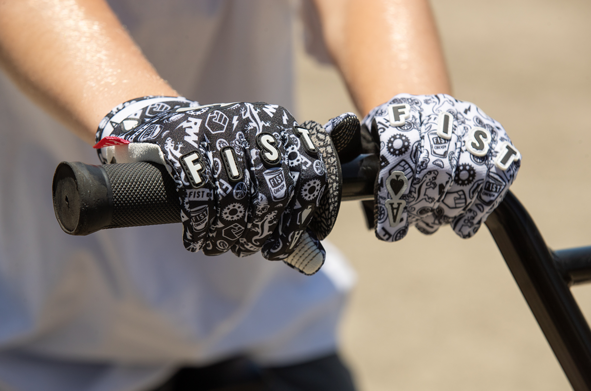 Lil Fists Strapped R-Willy Ace Gloves (Ages 2-8)