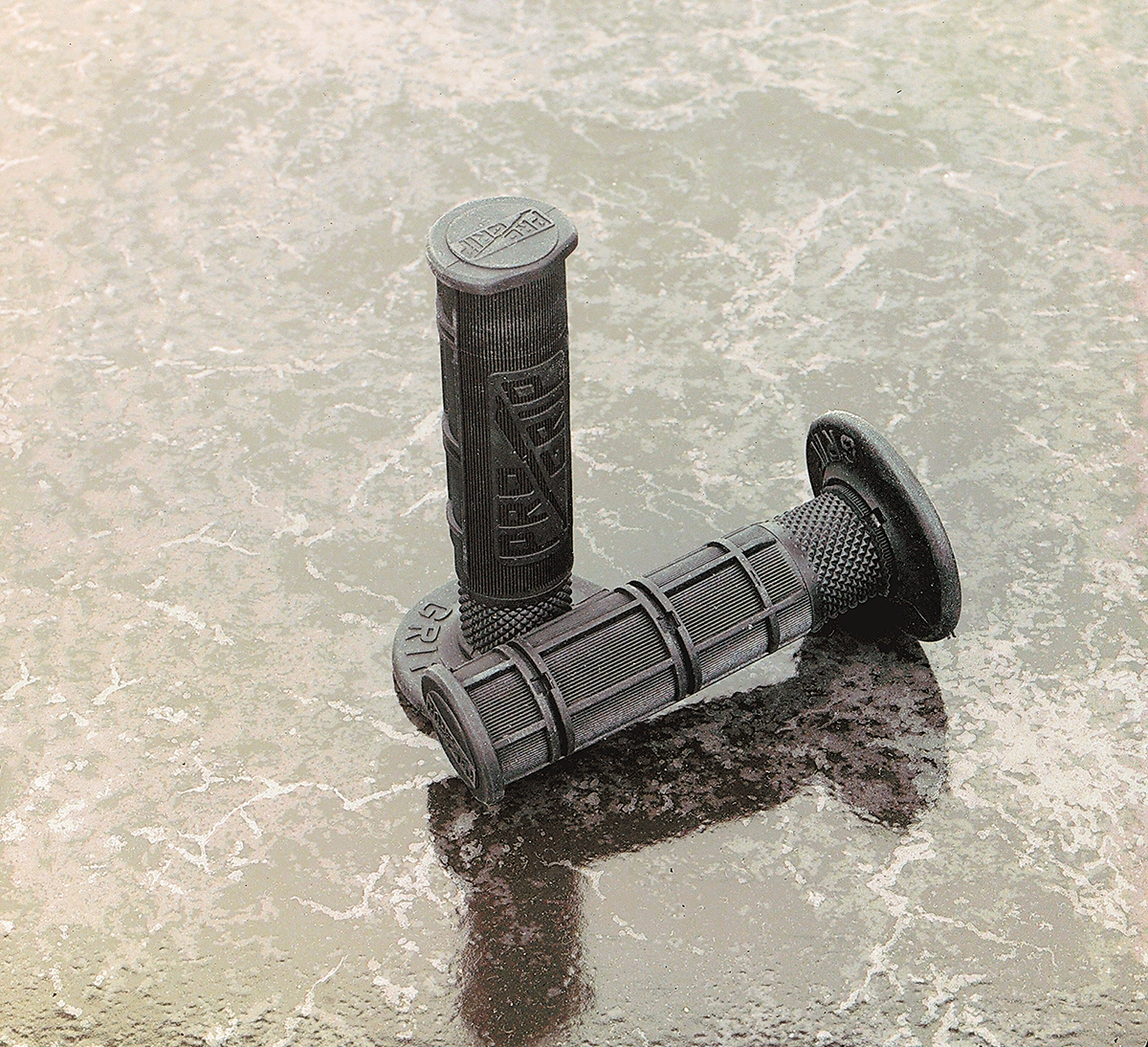 795 Cross Grips