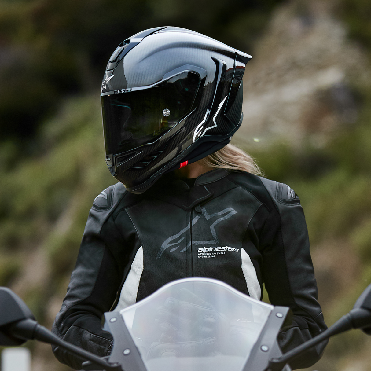 Supertech R10 Helmet