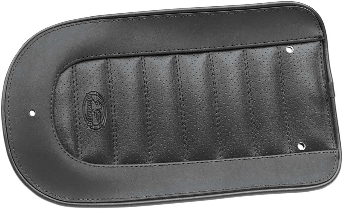 Fender Bib for Solo Seat β Tuck and Roll