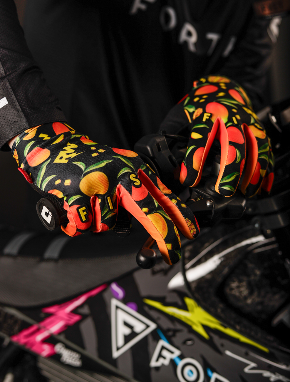 Strapped R-Willy Red Label Mango Madness Gloves
