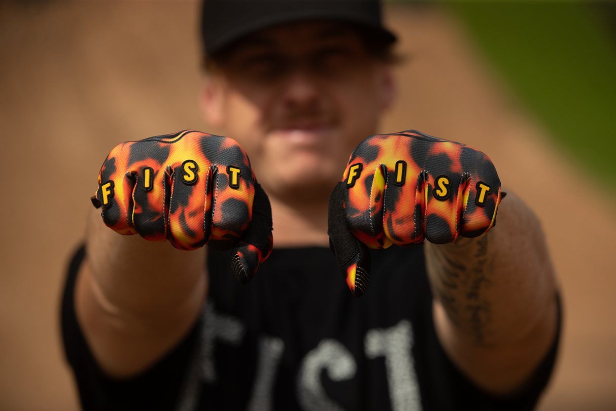 Strapped Stocker Tortoise Gloves