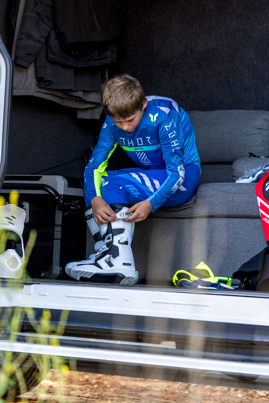 Youth Blitz XR Boots