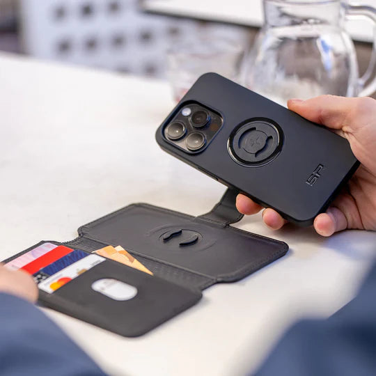 Magnetic SPC Flip Cover - Black