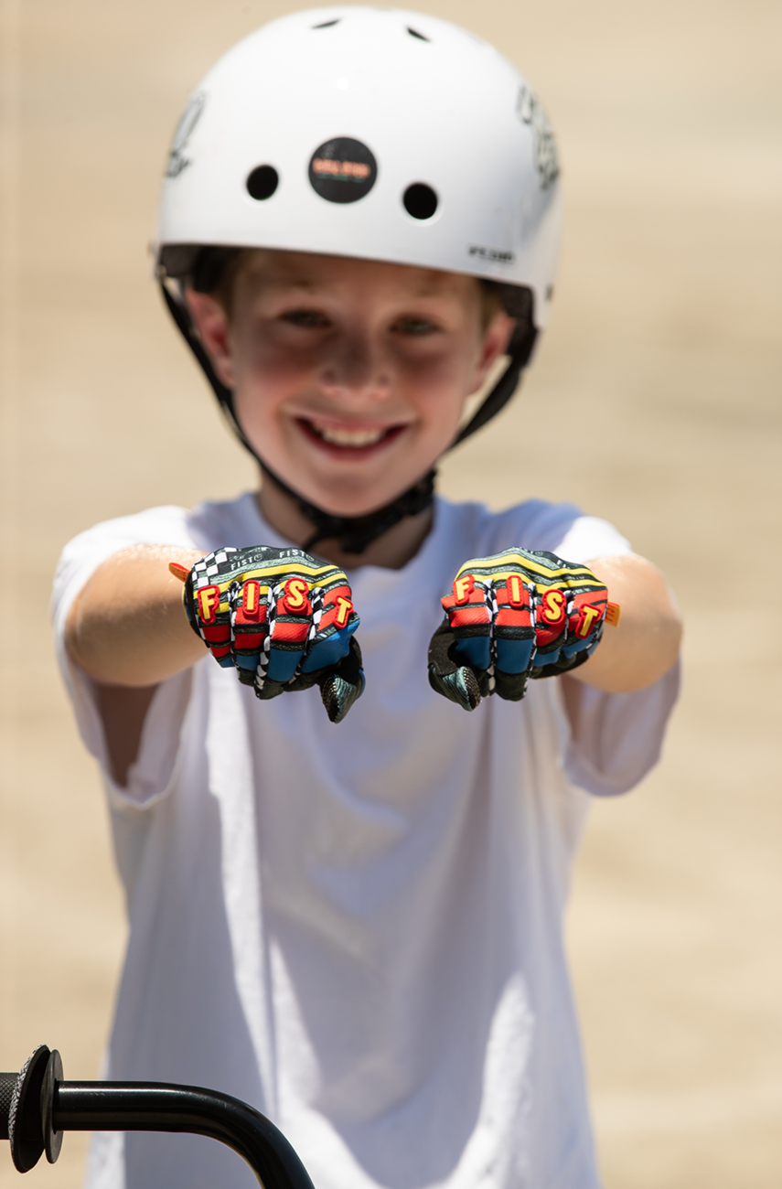 Youth Strapped Speedway Gloves (Ages 8-14)