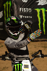 Strapped Build Gloves