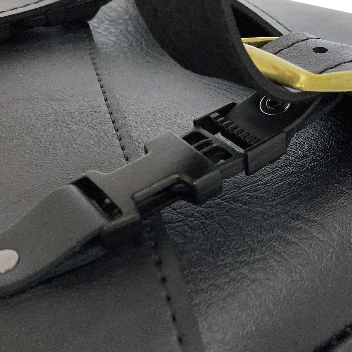 Swing Arm Bag