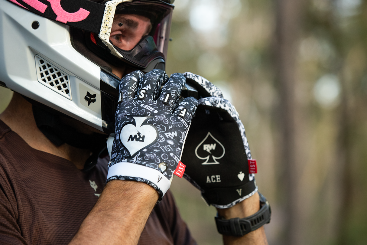 Strapped R-Willy Ace Gloves