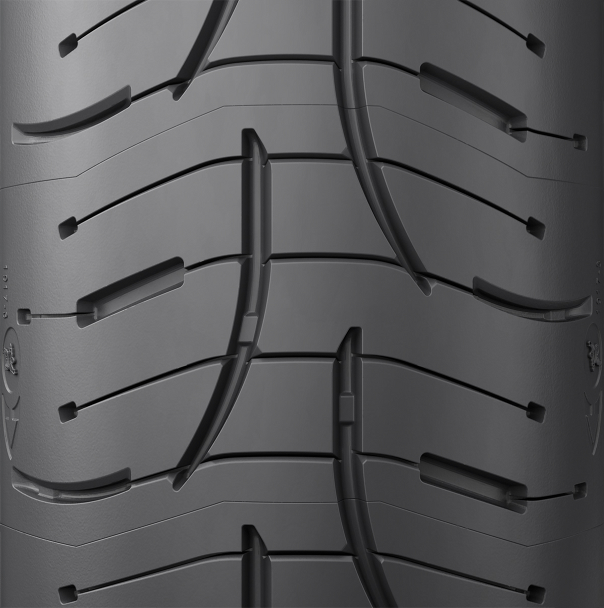 Pilot Road 4 Tire