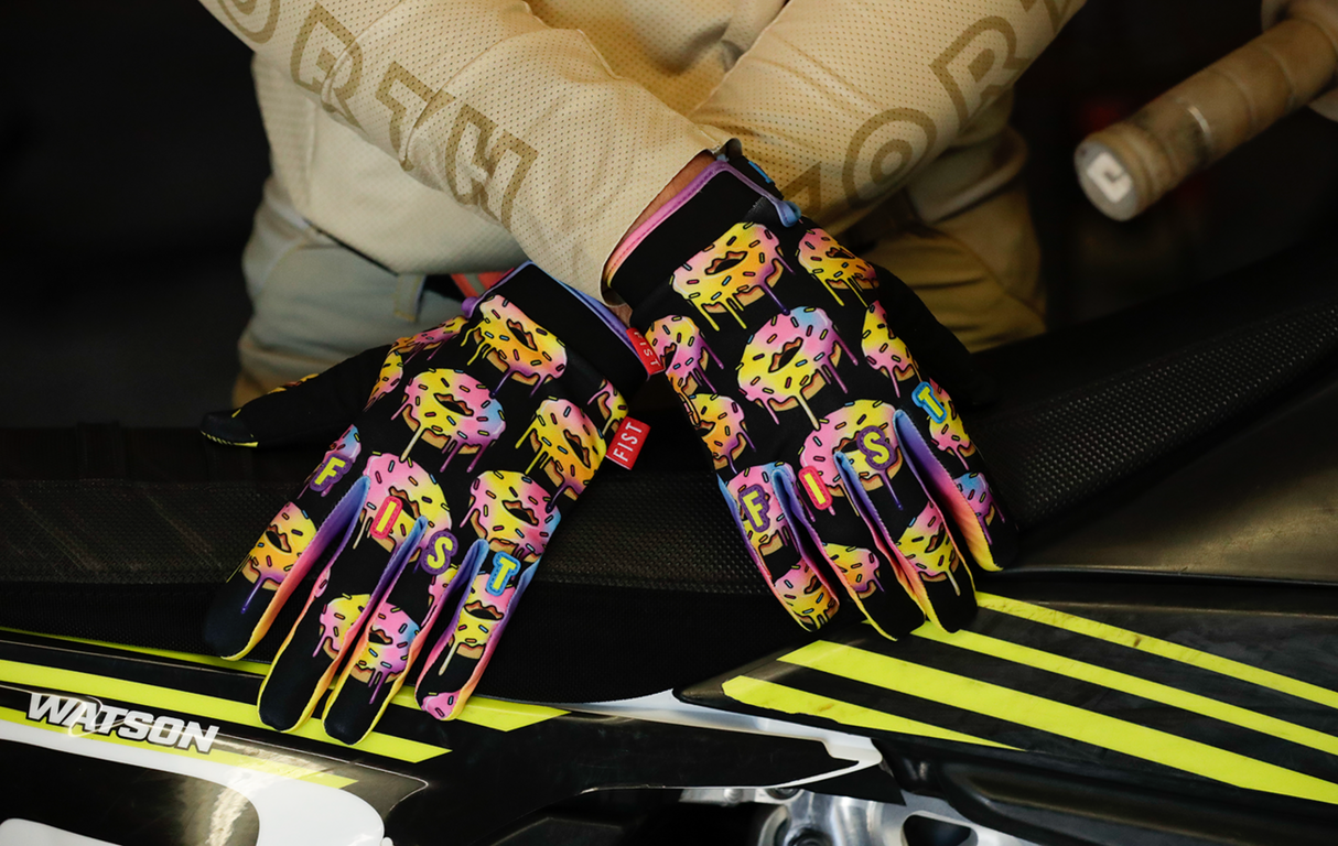 Strapped Caroline Buchanan Red Label Sprinkle Fades Gloves