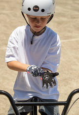 Youth Strapped R-Willy Ace Gloves (Ages 8-14)