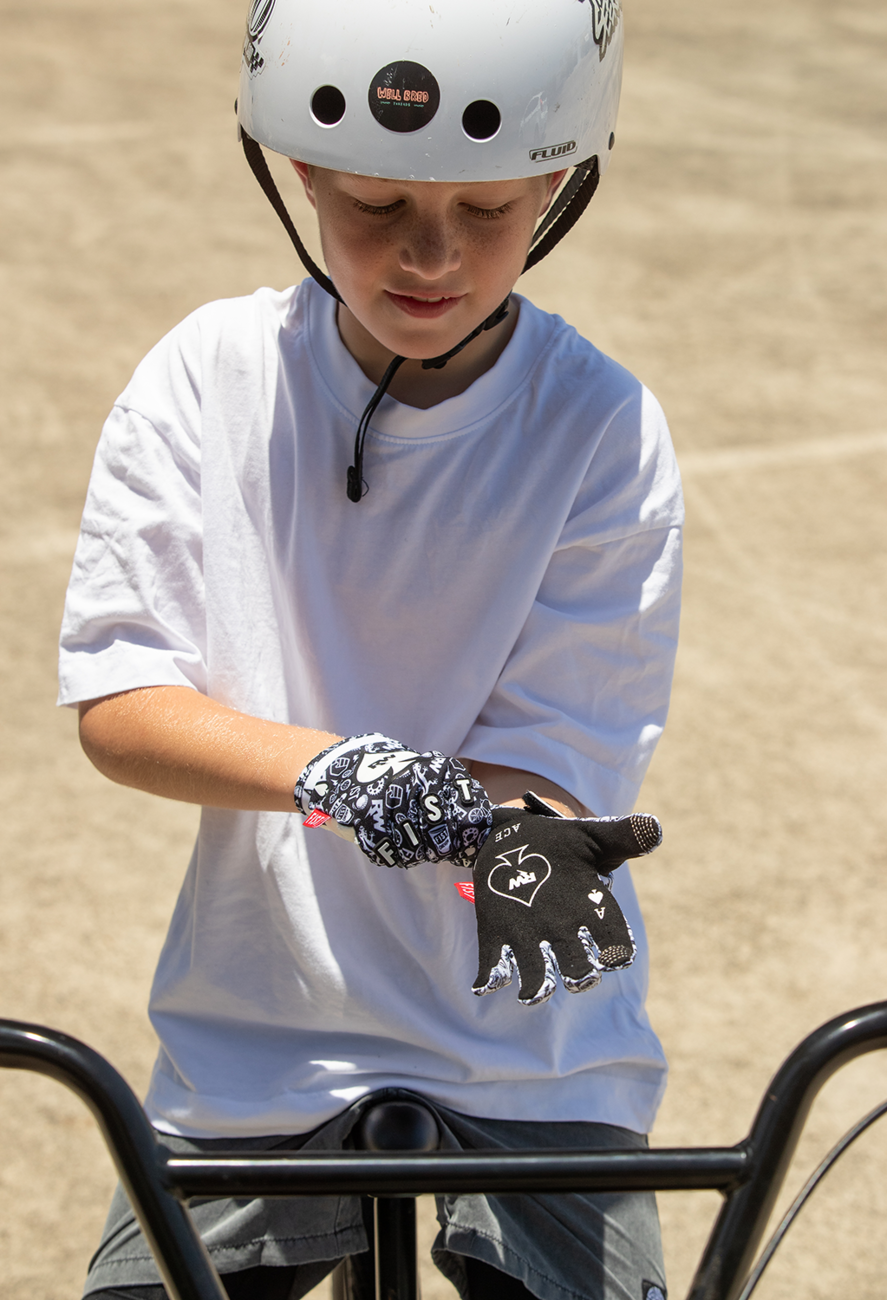 Lil Fists Strapped R-Willy Ace Gloves (Ages 2-8)