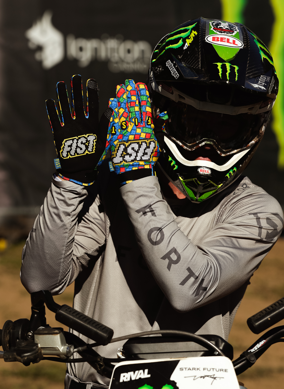 Strapped Build Gloves
