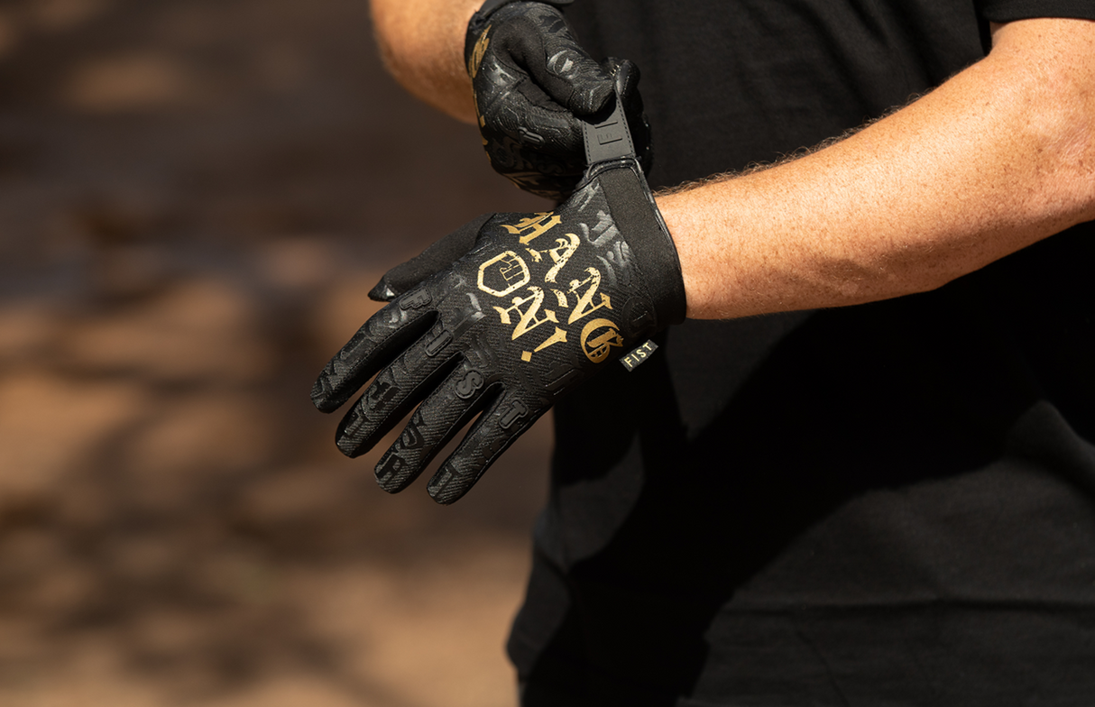 Strapped Hang On Gloves