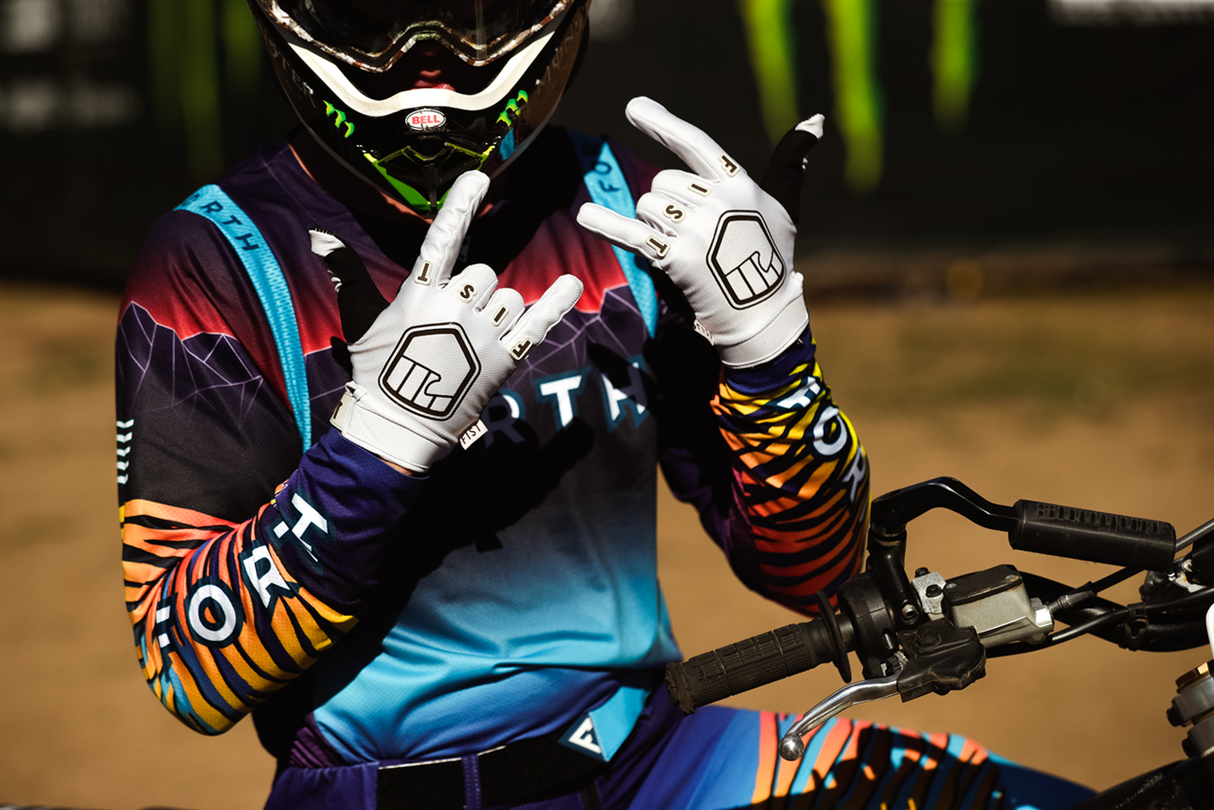 Strapped Stocker Gloves