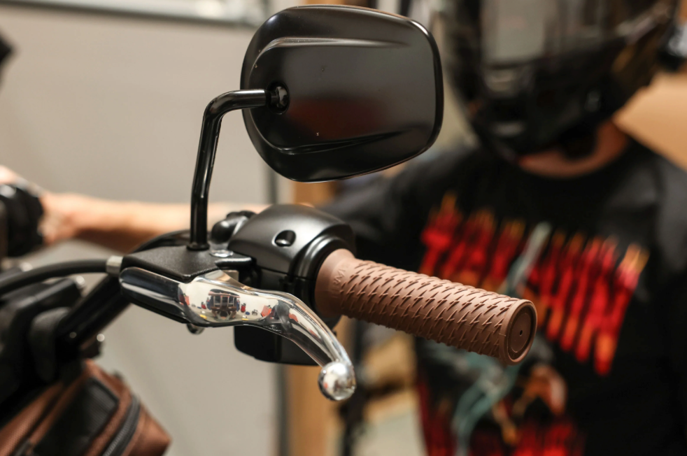 Thrashin Bolt Grips