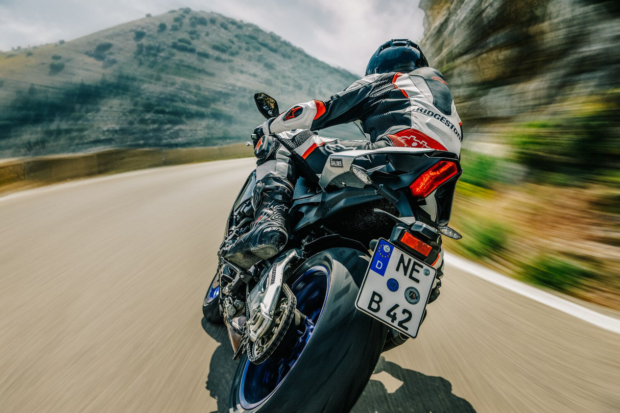 Battlax S22 Hypersport Tire
